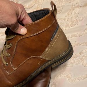 Sonoma laced Chucka Boot Great condition size 10